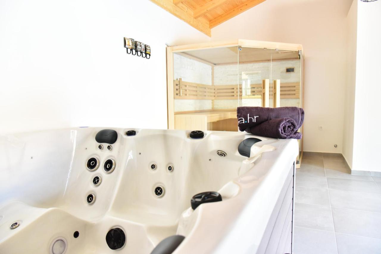 Villa Lux Nina With Six Bedrooms, Private Pool, Sauna Zadar Exterior foto